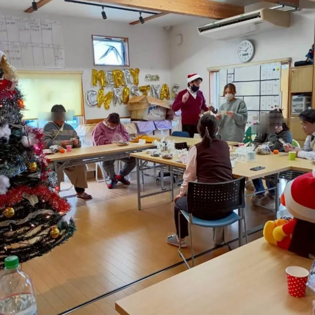 12/22 午後から毎年恒例、第三回クリスマスパーティーを行...